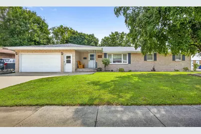 923 W McKinley Avenue, Little Chute, WI 54140 - Photo 1