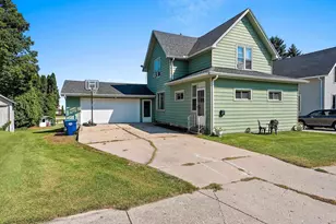 1126 Dodge St, Kewaunee, WI 54216 - Photo 1