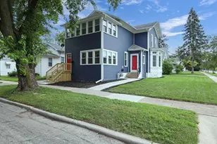 553 W 16th Ave, Oshkosh, WI 54902 - Photo 1