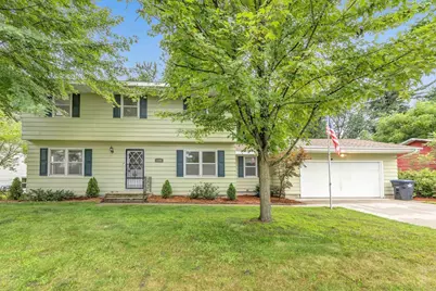 1206 E Lieg Avenue, Shawano, WI 54166 - Photo 1