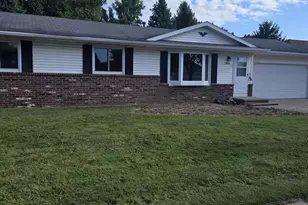 1130 Farmington Ave, Oshkosh, WI 54901 - Photo 1