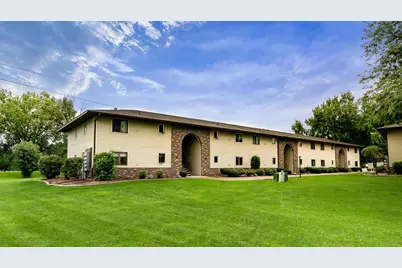 1735 Maricopa Drive #B, Oshkosh, WI 54904 - Photo 1