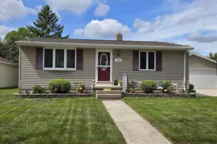 1438 Elder Dr, Manitowoc, WI 54220 - Photo 1