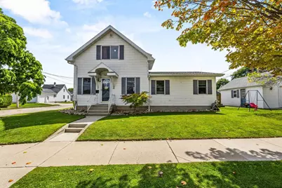 1903 Fairmont Street, Manitowoc, WI 54220 - Photo 1