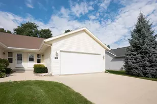 106 Country Cir, Fond du Lac, WI 54935 - Photo 1