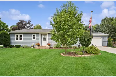 1206 E Murdock Avenue, Oshkosh, WI 54901 - Photo 1
