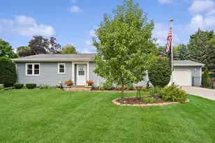 1206 E Murdock Ave, Oshkosh, WI 54901 - Photo 1