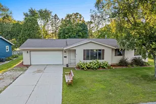 1403 Hillcrest Ave, Kewaunee, WI 54216 - Photo 1