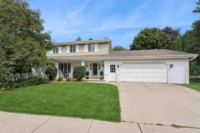844 E Sunset Avenue, Appleton, WI 54911 - Photo 1