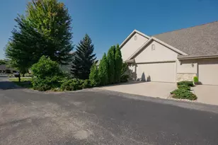 150 Hillside Cir, Fond du Lac, WI 54937 - Photo 1