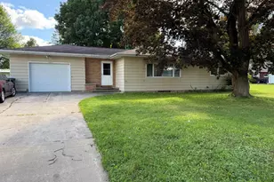 632 N Bartlett St, Shawano, WI 54166 - Photo 1