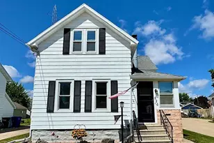 826 W 5th Ave, Oshkosh, WI 54902 - Photo 1