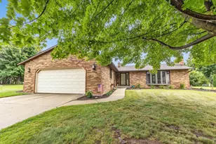 2441 Santa Barbara Dr, Green Bay, WI 54313 - Photo 1