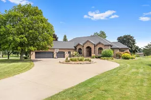 4490 Stonewood Dr, Oshkosh, WI 54902 - Photo 1