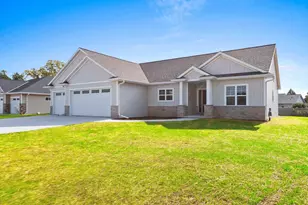 3060 Gilbert Dr, Green Bay, WI 54311 - Photo 1