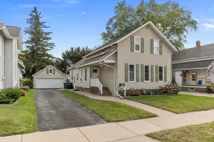 413 W 12th Ave, Oshkosh, WI 54902 - Photo 1