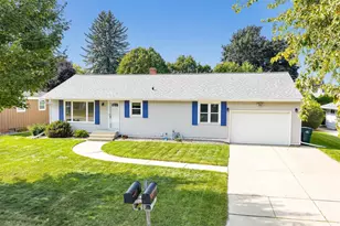 2454 Robin Ln, Green Bay, WI 54303 - Photo 1