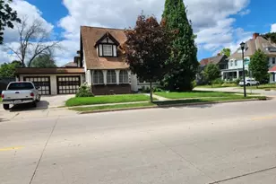 106 S Park Ave, Fond du Lac, WI 54935 - Photo 1