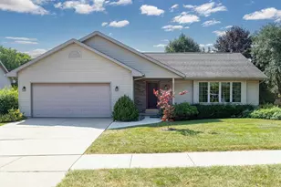 357 Sunnybrook Dr, Oshkosh, WI 54904 - Photo 1