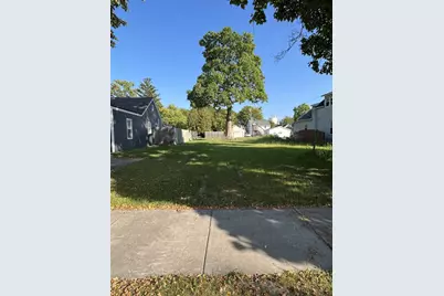 1223 S Chestnut Avenue, Green Bay, WI 54304 - Photo 1