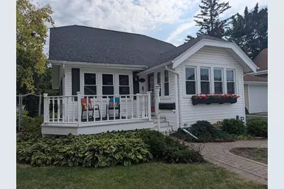 543 W 15th Avenue, Oshkosh, WI 54902 - Photo 1