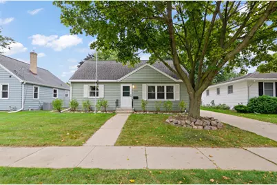 1034 N Platten Street, Green Bay, WI 54303 - Photo 1