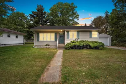626 W Hosmer Street, Marinette, WI 54143 - Photo 1