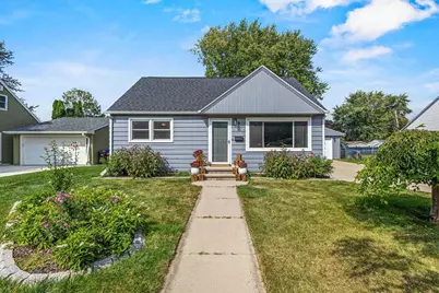 706 E Wilson Avenue, Appleton, WI 54915 - Photo 1