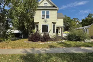 187 W Moore St, Berlin, WI 54923 - Photo 1