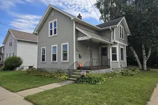 459 W 17th Ave, Oshkosh, WI 54902 - Photo 1