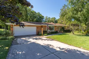 821 Cornelius Dr, Green Bay, WI 54311 - Photo 1