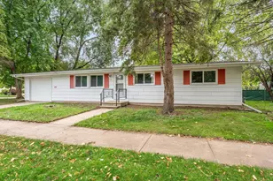 635 E Melvin Ave, Oshkosh, WI 54901 - Photo 1