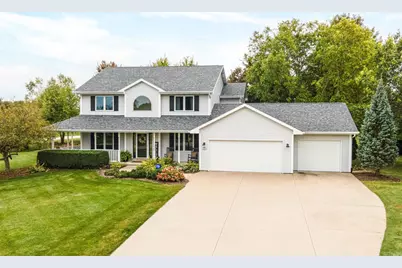 35 E Sunny Hill Avenue, Oshkosh, WI 54902 - Photo 1