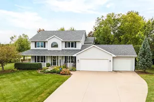 35 E Sunny Hill Ave, Oshkosh, WI 54902 - Photo 1