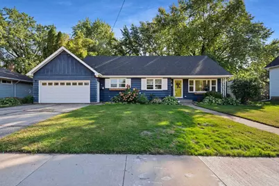 1507 W Murdock Avenue, Oshkosh, WI 54901 - Photo 1