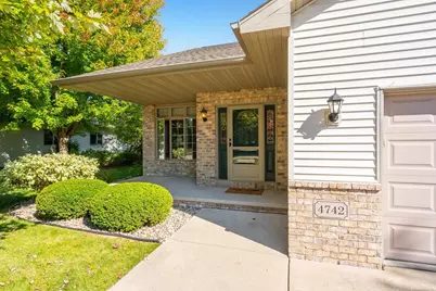 4742 N Providence Avenue, Appleton, WI 54913 - Photo 1