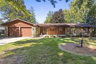 2466 Parkwood Dr, Green Bay, WI 54304 - Photo 1