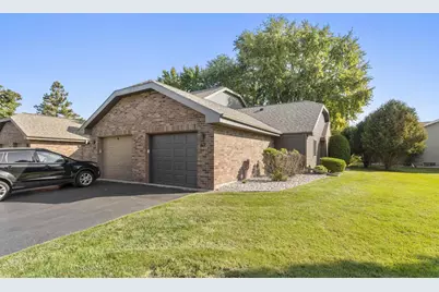 62 Spencer Village Court, Appleton, WI 54914 - Photo 1