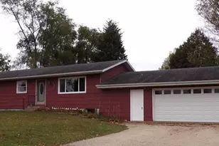 421 E Green Meadow Dr, Wautoma, WI 54982 - Photo 1