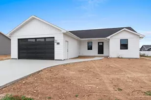 810 Bessy Ln, Chilton, WI 53014 - Photo 1