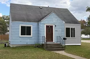 1046 S Sawyer St, Shawano, WI 54166 - Photo 1