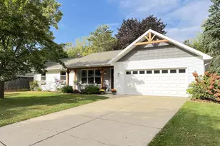 2550 He Nis Ra Ln, Green Bay, WI 54304 - Photo 1
