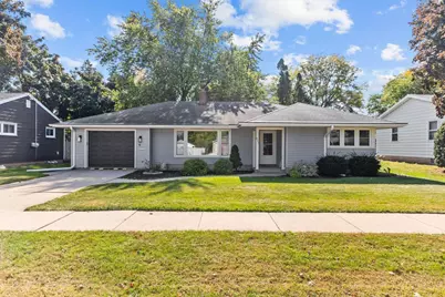 865 W 18th Avenue, Oshkosh, WI 54902 - Photo 1