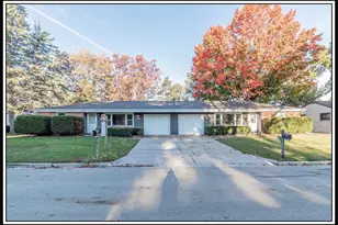 806 Sunny Ln, Green Bay, WI 54304 - Photo 1