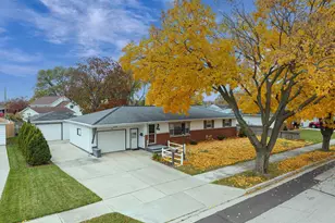 1010 Heyrman St, Green Bay, WI 54302 - Photo 1