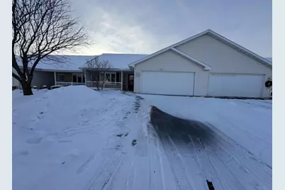 2290 Patriot Lane #Unit B, Oshkosh, WI 54904 - Photo 1