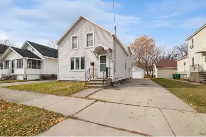 725 N Irwin Avenue, Green Bay, WI 54302 - Photo 1