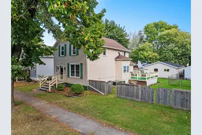 510 N Maple Avenue, Green Bay, WI 54303 - Photo 1