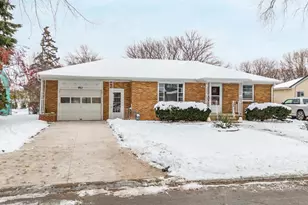 461 Oaklawn Ave, Green Bay, WI 54304 - Photo 1