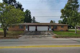 801 Hillcrest Heights, Green Bay, WI 54313 - Photo 1